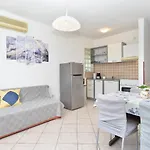 Apartment Apartments Lavanda 108 Fažana