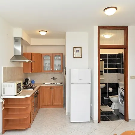 Apartments Lavanda 108 *