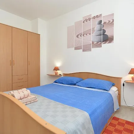Apartments Lavanda 108 *