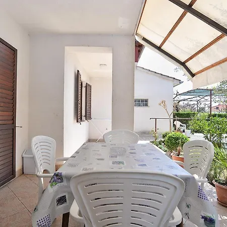 Apartments Lavanda 108 *